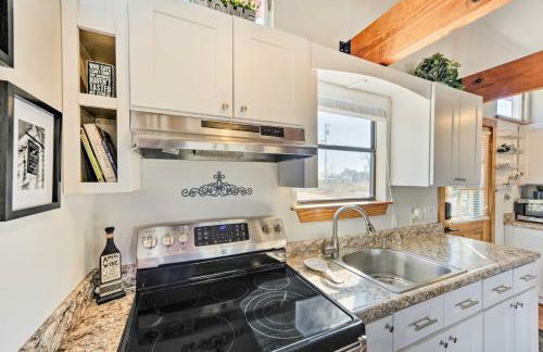 Pet-Friendly Fredericksburg Cabin with Hot Tub! - Foto 12