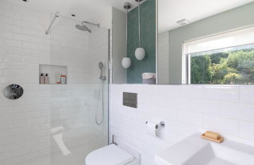 5 Bed in Seaview oc-m33328 - Photo 37