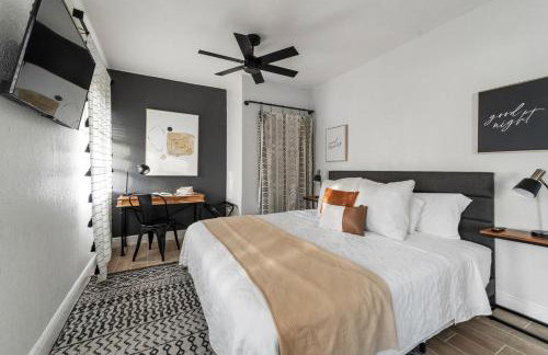 MODERN - Mins to Beach - Walk to Downtown - Free parking - Foto 16