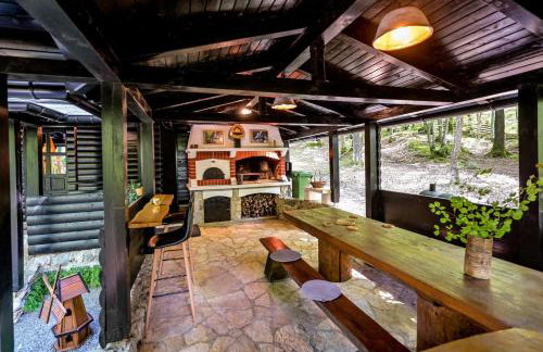 Forest Escape with Jacuzzi & Pool Among the Trees by Destination GREEN Croatia - Foto 11