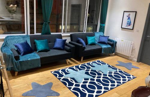 Central Sheffield 3BED 3BATH IV Pent-Apartment - Photo 4