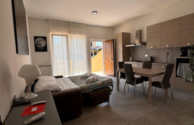 Mungo in Fiumicino With 1 Bedrooms and 1 Bathrooms - Photo 2