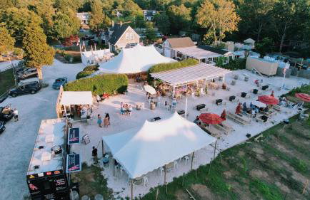 Stay 1 Block from Ocean at 7-Bed Retreat with Yard, Deck and Game Room, Host Up to 22 Across 16 Beds, Gas Fireplace, Gas Grill, Ample Parking, Walk to Menauhant Beach, Perfect for Family Getaway, 24 Hr Hospitality - Foto 74