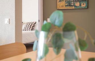 LETS HOLIDAYS Beach front apartment in Gavà Mar, Pine Beach - Photo 19