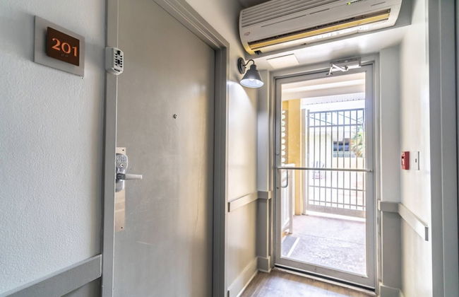 201 Little Harbor Inn - Photo 17