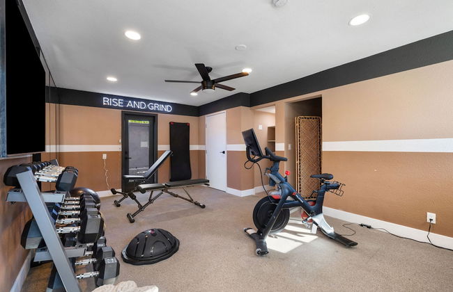 The Maya - Entire Hotel Buyout - Private Gym - Private Game Room - Private Living Area - Foto 123