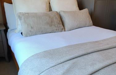 3 Bed Countryside Cottage in Harrogate with free parking and strong wifi - Photo 27