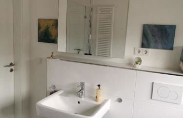 NEU! Schicke und moderne FeWo Lindenalle OG - Foto 15