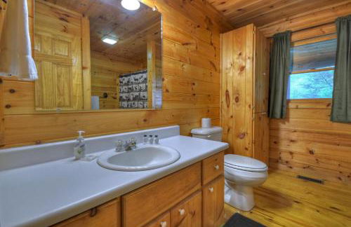 Ole Bear Paw Cabin - Cherry Log GA - Cozy Retreat, Stunning Views, Hot Tub, Outdoor Fire Pit, Porch Swing - Foto 20