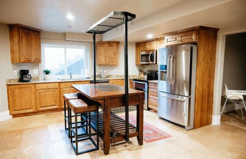 Large & Spacious Home, Sleeps 23+ near SLC - Foto 43