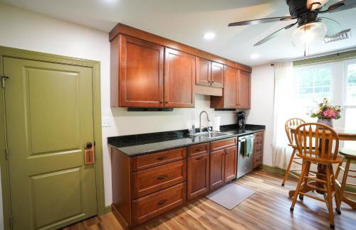 Historic Sears River Home (Main Level) on 10 Acres - Foto 70