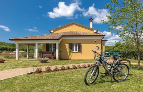 3 Bedroom Gorgeous Home In Putini - Photo 1