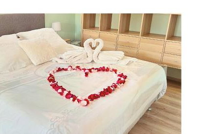 2 hébergements - 10 couchages - parking, piscine, jacuzzi - convivialité - Photo 5
