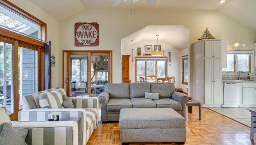 1 Mi to Beach Access Southern Shores Gem with Deck - Foto 5