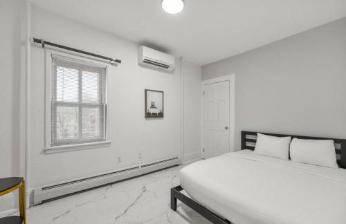 5MIN walk NYC Train Massage Chair Sleeps 12Plus - Foto 12