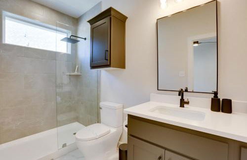 Less Than 1 Mi to Texas AandM Group Getaway with Balcony! - Photo 25