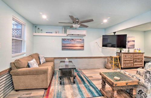 Galveston Group Getaway with Private Yard and Fire Pit - Foto 19