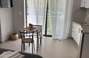 FEELS LIKE HOME - Photo 2