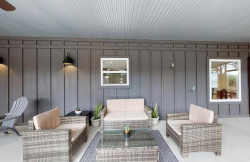 Secluded home with firepit, gas grill, central AC, game room, W/D - Foto 28