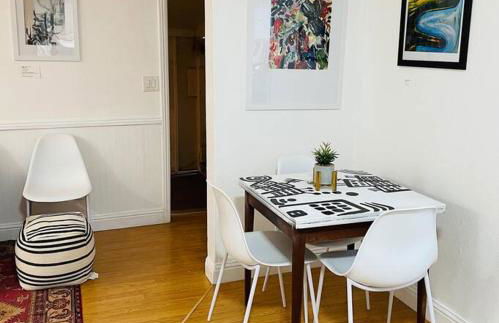 Artist's retreat near the heart of the city - Photo 7