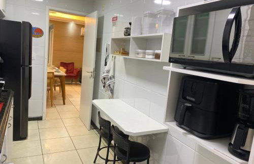 Apto, 2 Suítes a 100m da Praia do Forte, 3 Ar Split, Kit Praia, Garagem - Foto 7