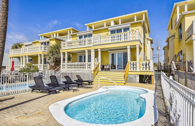 Just Beachy - 5 Bedroom Beach Front Home! Sleeps 20 Home by RedAwning - Foto 30