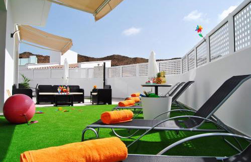 Big Villa Tauro with Private Heated Saltwater Pool & Jacuzzi & BBQ & Game Room & Arcade Games - Foto 15