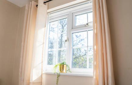 The Canal House 2BR Central Garden Parking - Photo 3