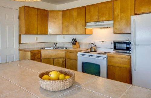 Ocean Front Duplex with Views! Dog Friendly -Surfside Cottage North - Foto 11