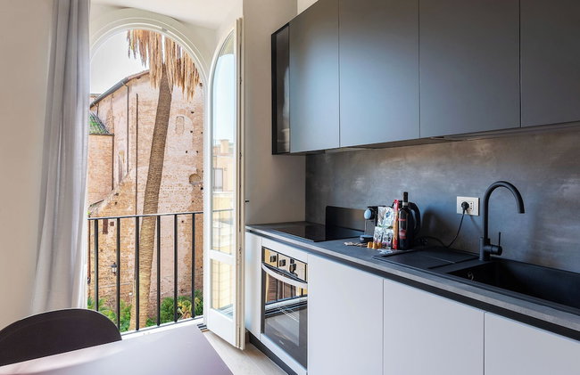 JOIVY Exclusive 2-Bedroom Villa with Private Garden - 5 minutes from the Colosseum - Photo 66