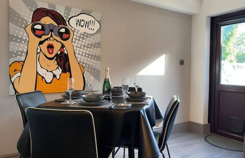 Modern Spacious 1 Bed Apartment with Free Parking in Trendy Inner London Suburb 15 mins walk to Victoria Line Underground then 20 mins to Oxford Street "West End of London" or 10 mins walk to Overground and 10 mins to London Liverpool St "City of London" - Foto 53