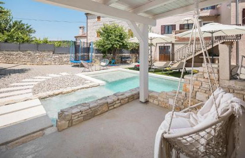 Cozy Home In Peresiji - Foto 15