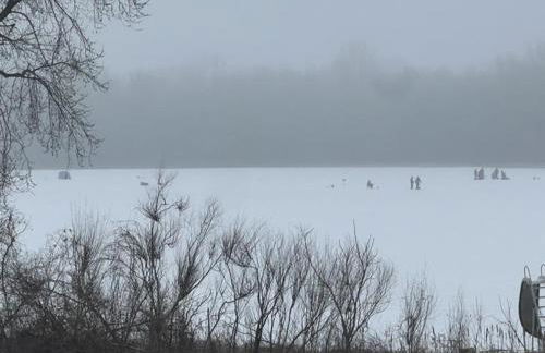 Lakefront Fishing With Hot Tub and Kayaks - Foto 4
