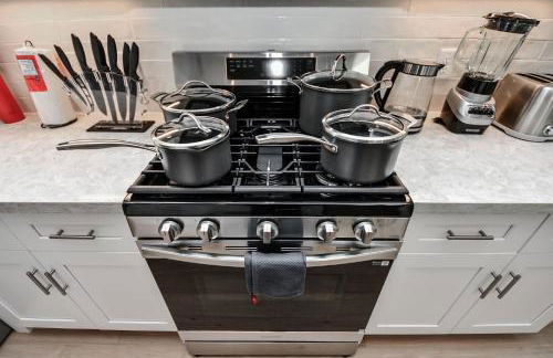 BrandNew! Secret Garden HTX |5BR w/GameRoom+HotTub - Foto 30