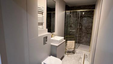 Wiatraczna Glamour Apartment - Foto 5, Shower