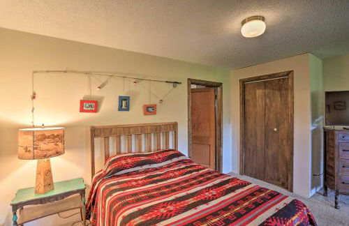 Creekside Rapid City Cabin with Deck on 30 Acres! - Foto 13