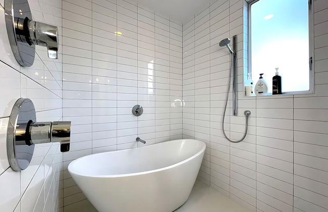 Massive Compound 20 Beds Rainey St 6 min Walk - Photo 44