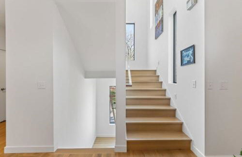 4BR Home with 4 Private Bathrooms 20 Min from Airport - Foto 20