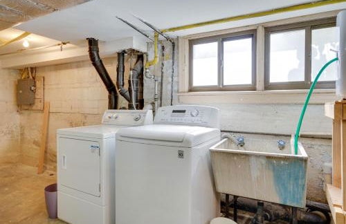 Steps to Boardwalk Group Getaway in Ventnor City - Foto 31