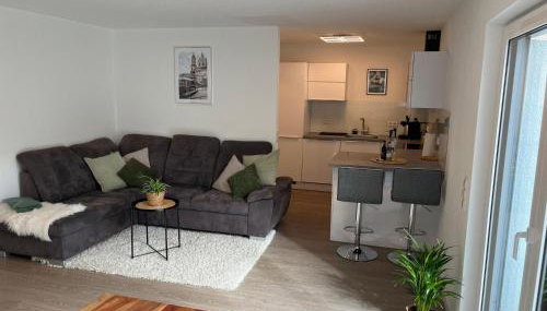 Modernes Apartment mit großer Terrasse & Parkplatz - Foto 1