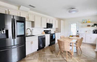 Nokomis Waterfront Unit Walk to the Beach and Dining - Foto 6