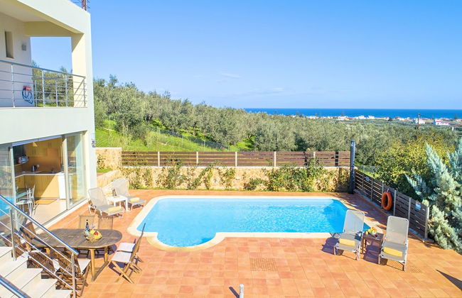 Secret Escape Villa With Heated Pool - Photo 14