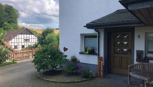 Ferienwohnung am Wald mit Garten & Hot-Tub & Alpakas - Foto 5