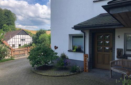 Ferienwohnung am Wald mit Garten & Hot-Tub & Alpakas - Foto 5