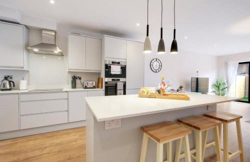 Luxury 5 Bedroom, 4 Bathroom Home in Purley - Foto 69