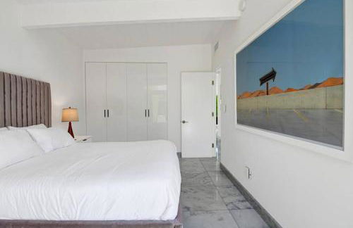 Palm Springs Luxury Home With Pool and Next to Downtown & Airport - Photo 36