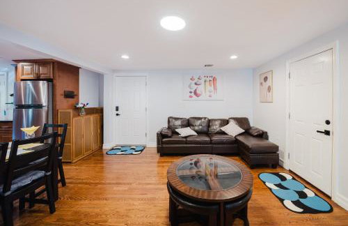 74L - 2BR Quincy - Cozy Couple Hideout near Wollaston Beach - Foto 6