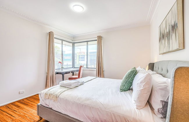 StayAU Serene 3BR Haven for Families - Photo 11