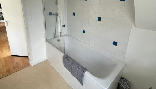 Fantastic Two Bedroom Courtyard Apartment - Foto 5