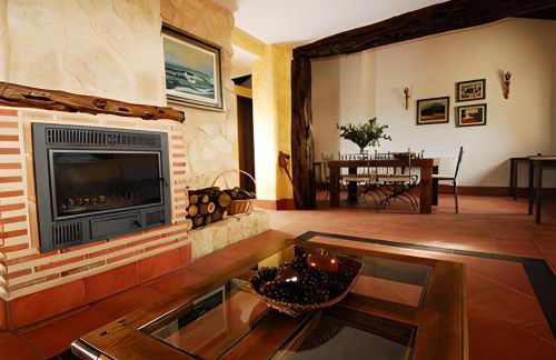 Casa Rural Enorme con BBQ & Horno Leña ideal para Familias - Foto 8